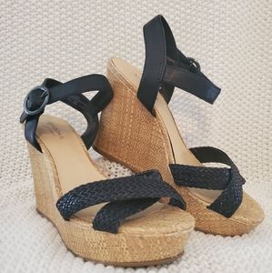 Wedged sandals